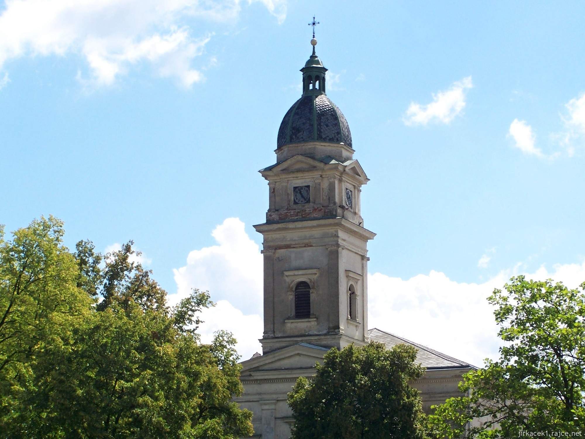Dolní Kounice - kostel svatých Petra a Pavla - věž