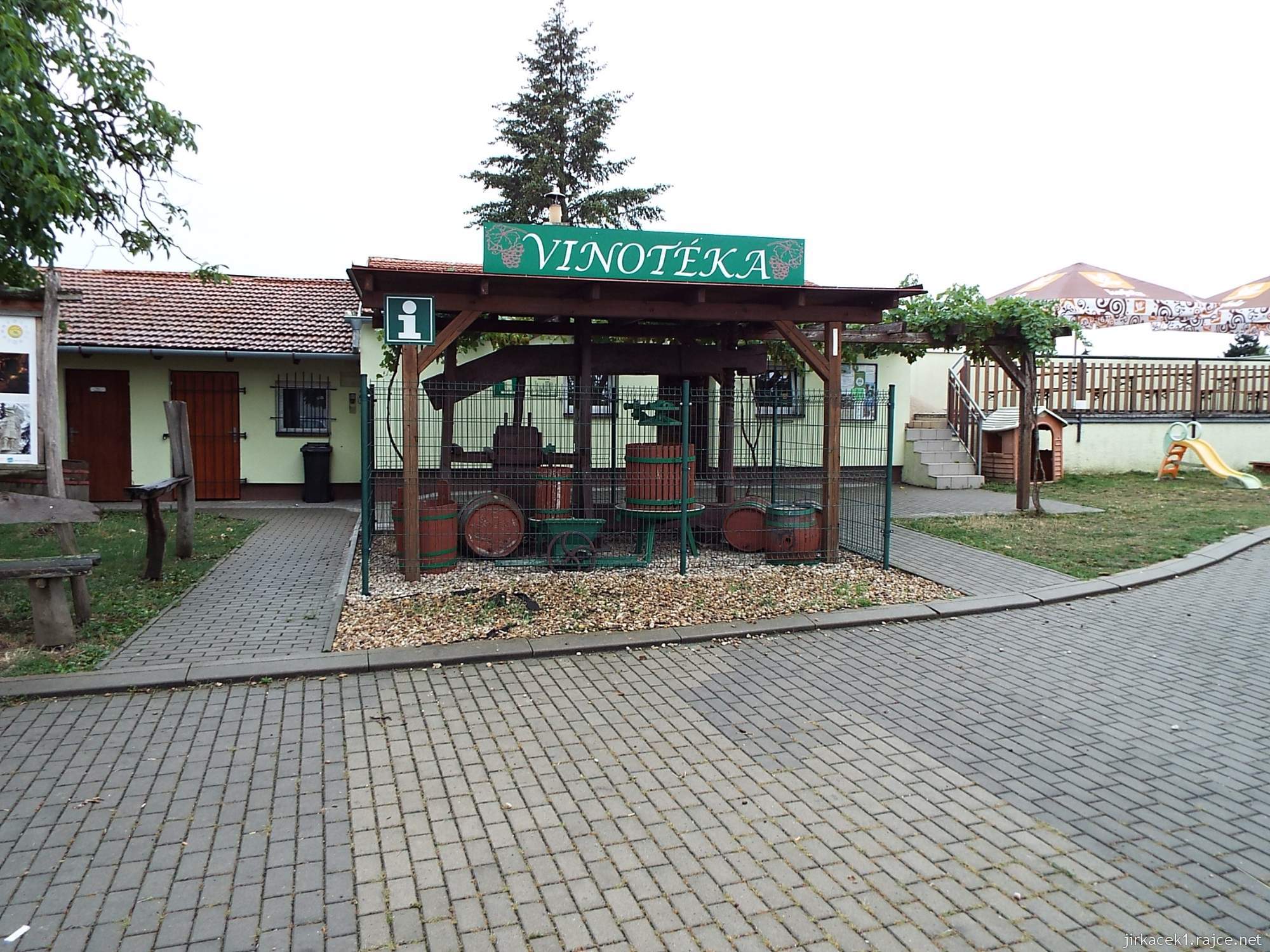Vranovice - vinařské muzeum a informační centrum - budova a expozice