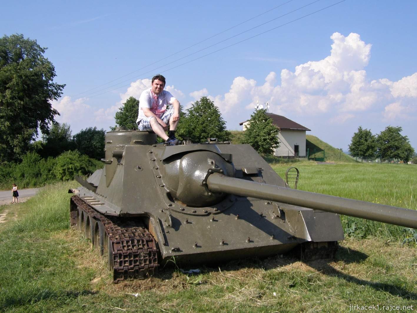 Darkovičky - čs. opevnění MO-S 20 Orel 05 - tank SU-100